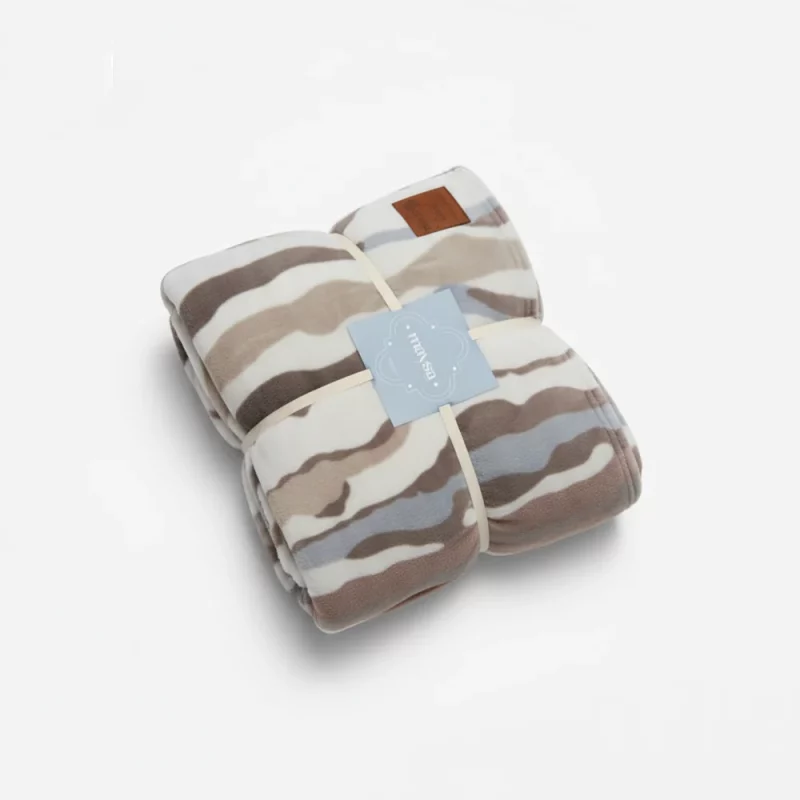 پتوی مسافرتی مایسا مدل راه راه