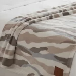 پتوی مسافرتی مایسا مدل راه راه